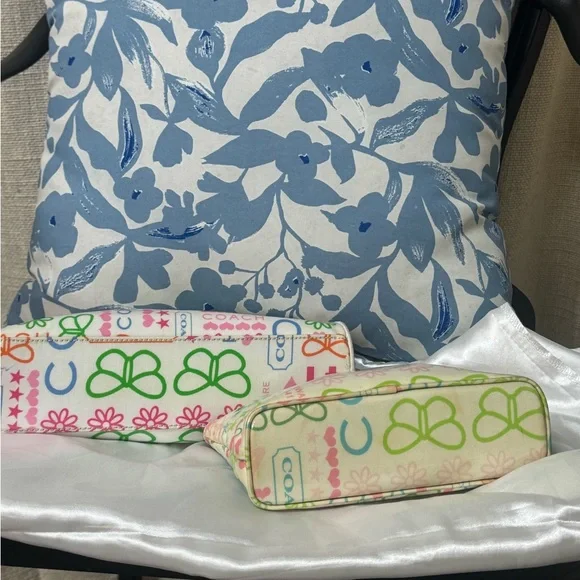 Coach 2009 spring collection , matching y2k butterfly graffiti cosmetic case - Picture 3 of 4